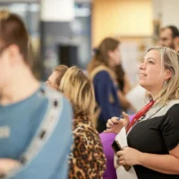 Des gens sont venus participer à l'expo sur les animaux domestiques à la bibliothèque