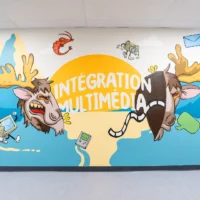 Photo de la nouvelle fresque murale du programme de multimédia