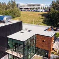 Cégep en vue de drone au dessus du CDRIN.